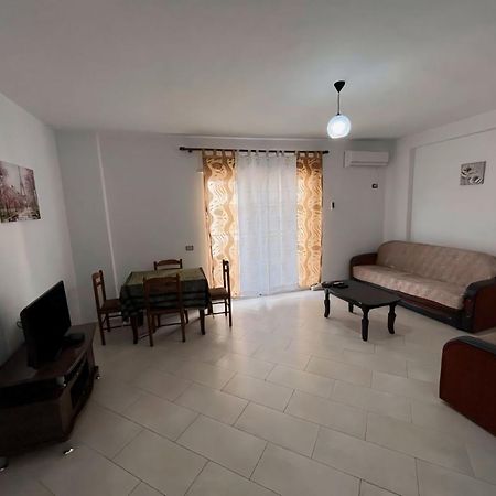 Gerald'S Central Apartments Vlore Exterior photo