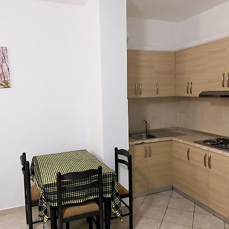 Gerald'S Central Apartments Vlore Exterior photo