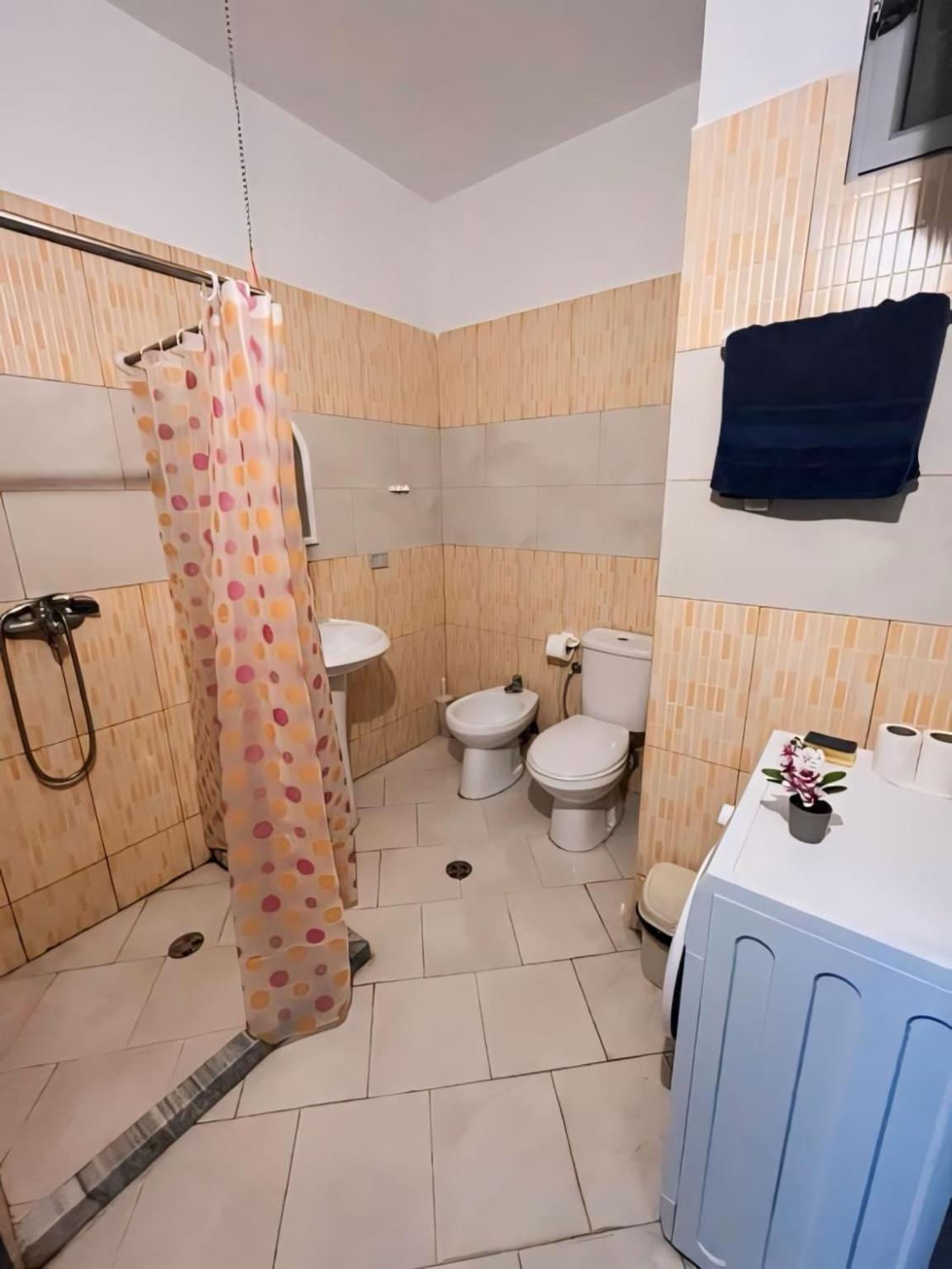 Gerald'S Central Apartments Vlore Exterior photo