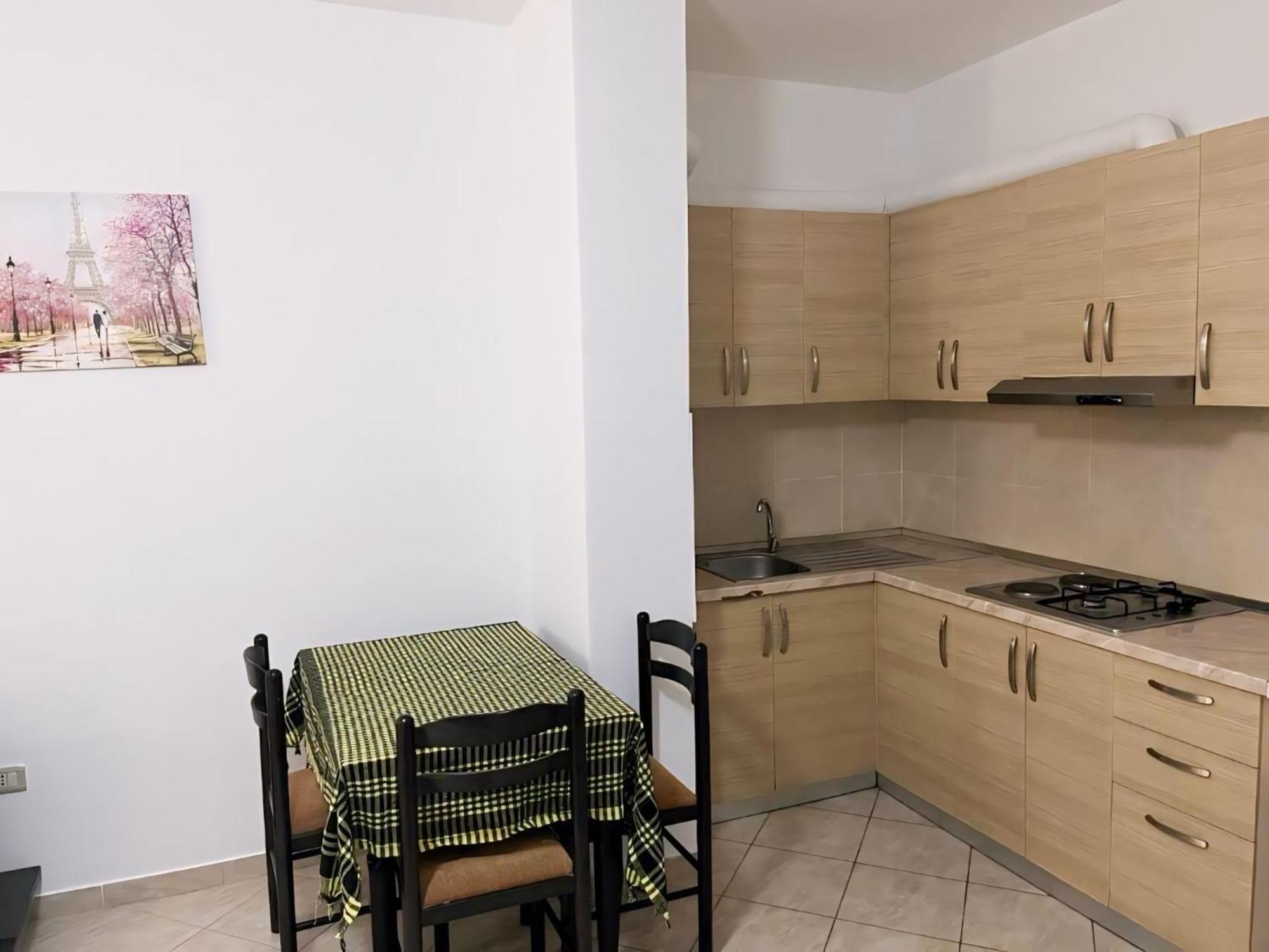 Gerald'S Central Apartments Vlore Exterior photo