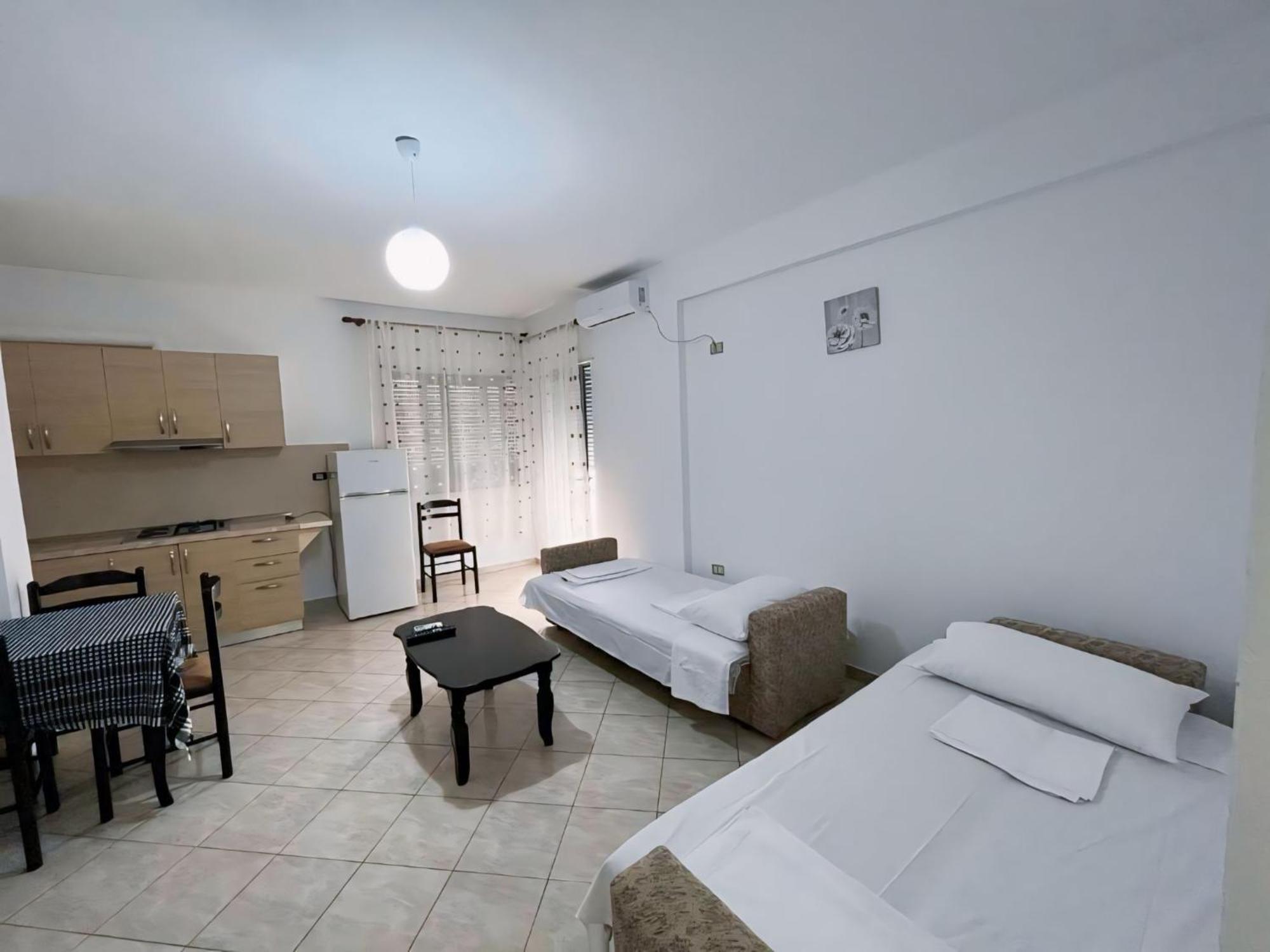 Gerald'S Central Apartments Vlore Exterior photo