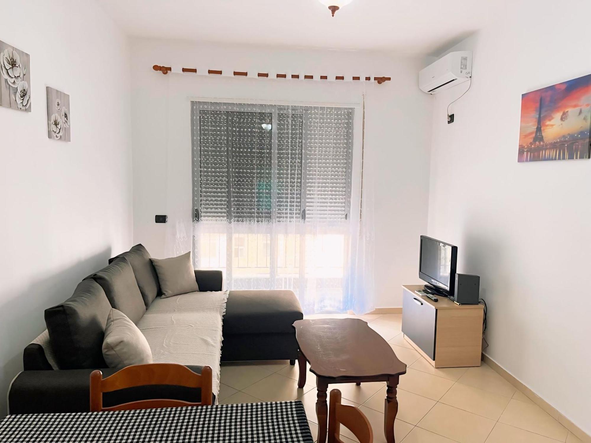 Gerald'S Central Apartments Vlore Exterior photo