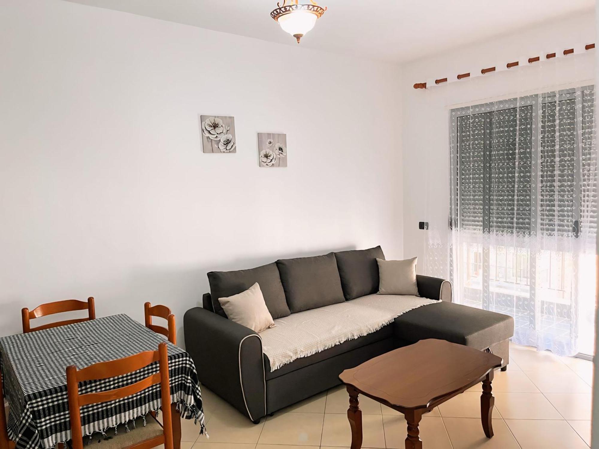 Gerald'S Central Apartments Vlore Exterior photo