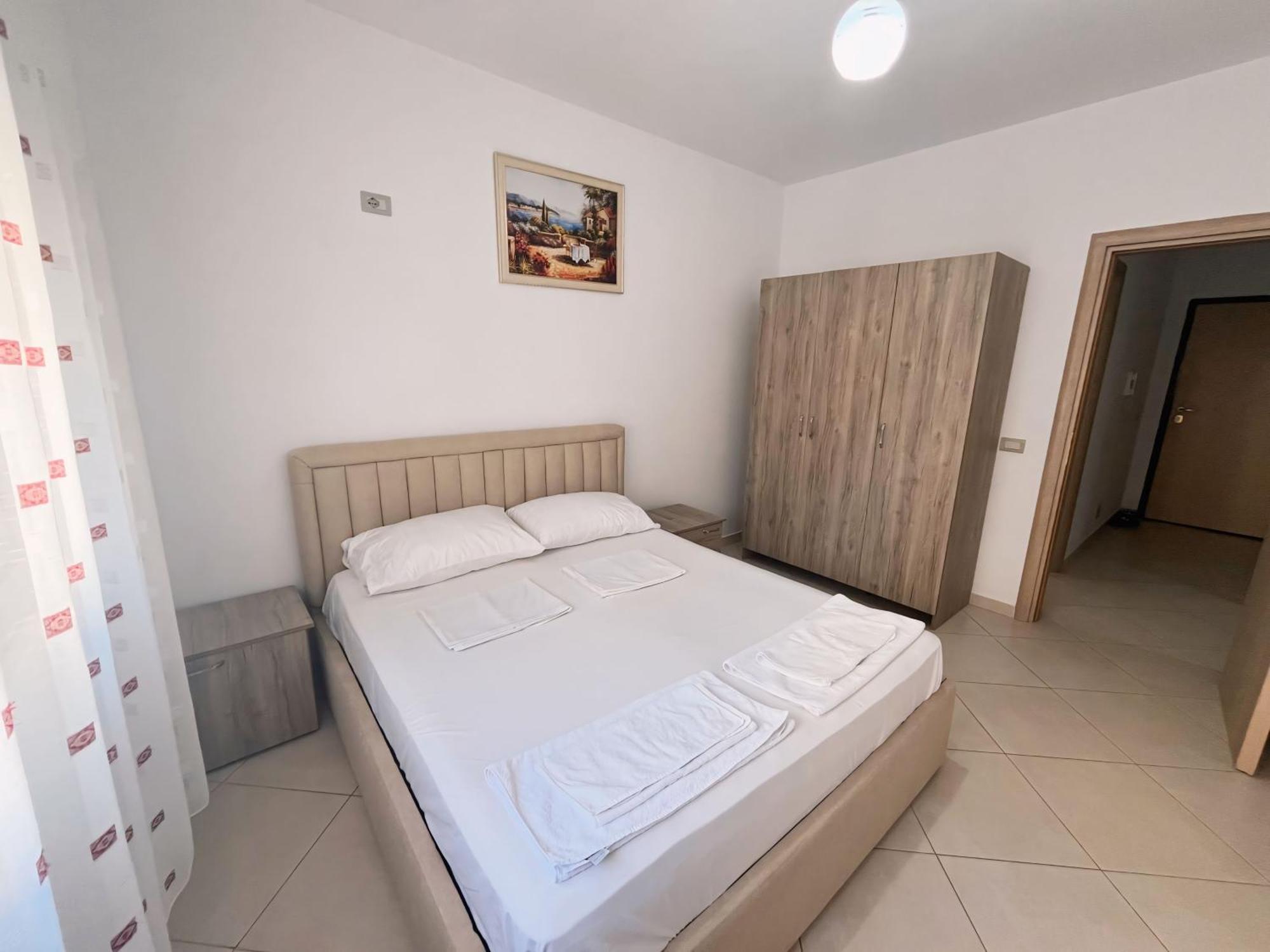 Gerald'S Central Apartments Vlore Exterior photo
