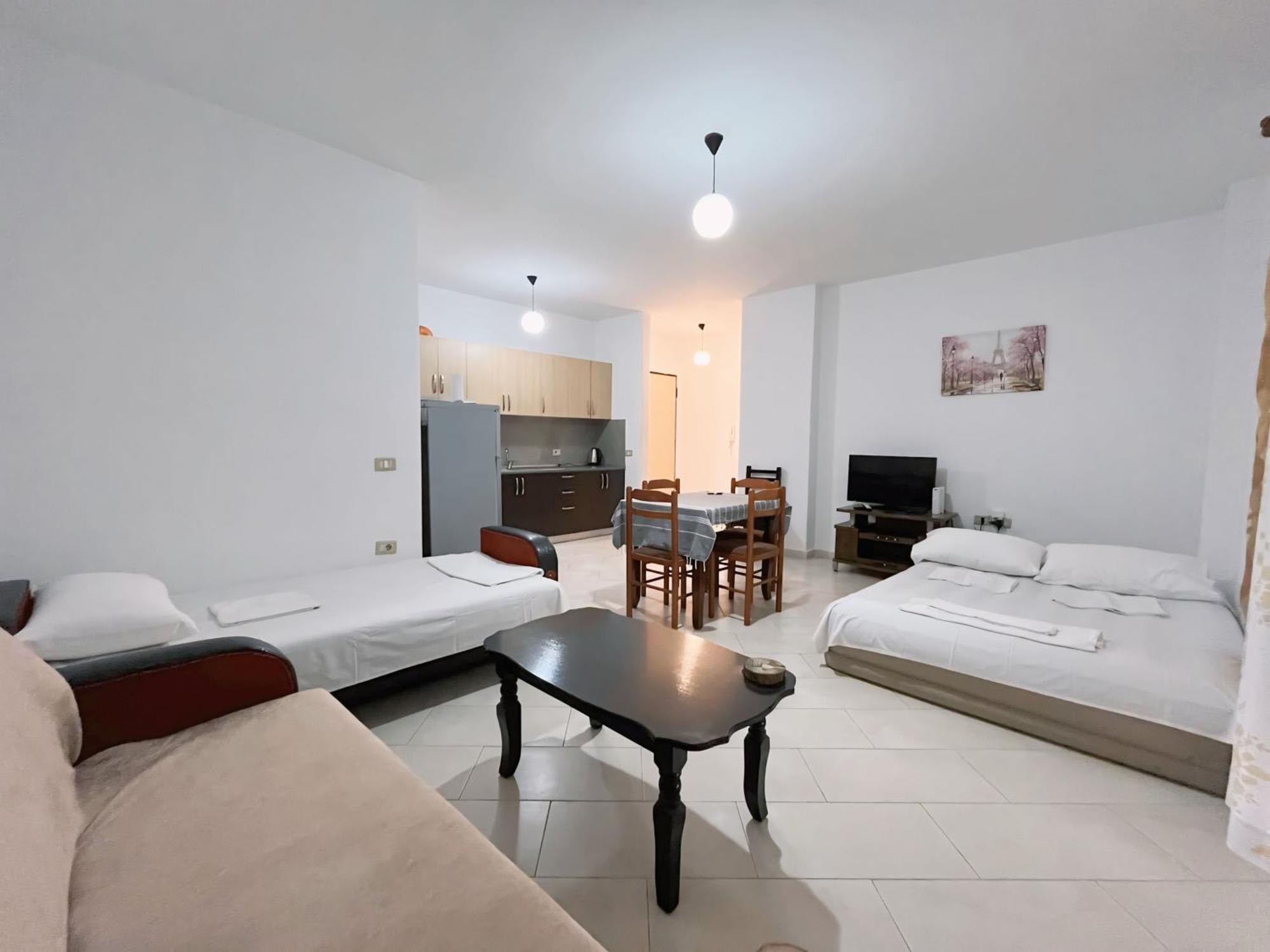 Gerald'S Central Apartments Vlore Exterior photo